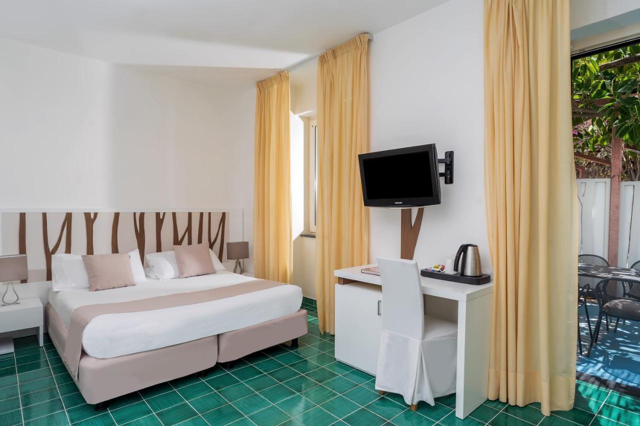 Hotel Le Axidie Vico Equense Bagian luar foto